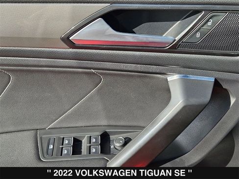 Used 2022 Volkswagen Tiguan SE image 15