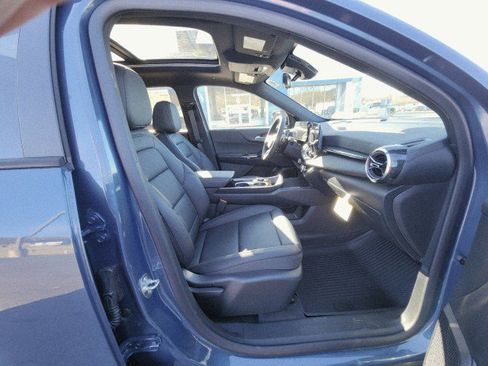 New 2026 Chevrolet Equinox LT w/ Convenience Package II image 12