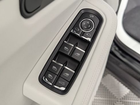 New 2026 Porsche Macan image 27