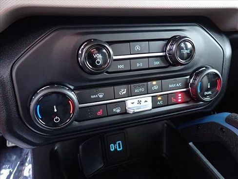 Used 2022 Ford Bronco Wildtrak AWD/4WD image 19
