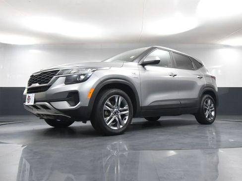 Used 2021 Kia Seltos LX image 48