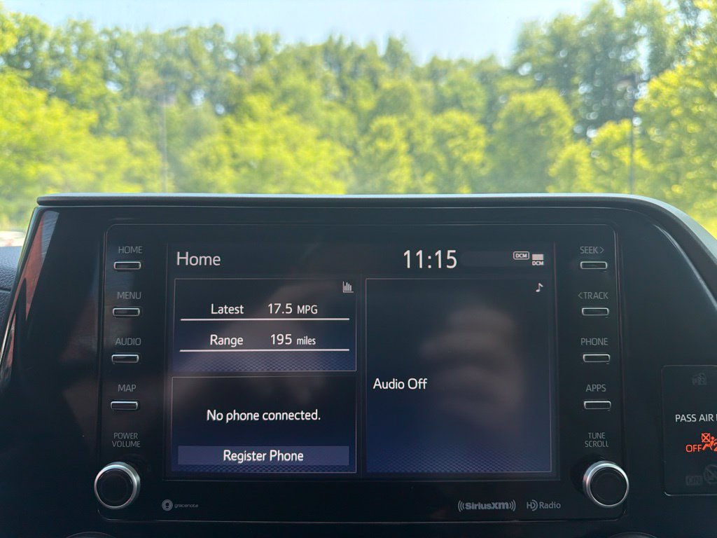 Used 2021 Toyota Highlander XLE AWD/4WD image 27