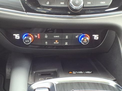 Certified 2024 Buick Enclave Essence image 15