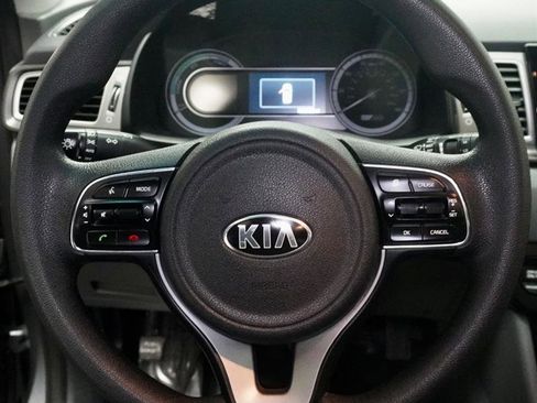 Used 2017 Kia Niro LX image 12