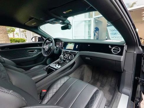 Used 2020 Bentley Continental GT V8 image 81