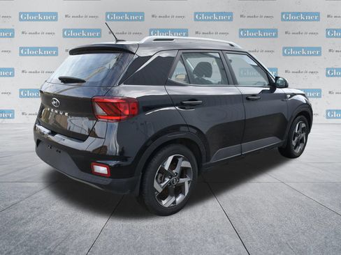 Used 2025 Hyundai Venue SEL FWD image 4
