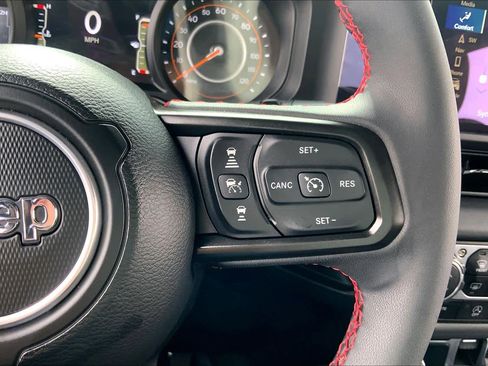 Used 2024 Jeep Wrangler Unlimited Rubicon w/ Technology Group image 22