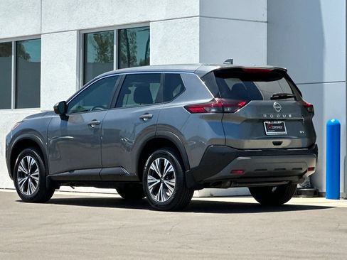 Used 2023 Nissan Rogue SV FWD image 6