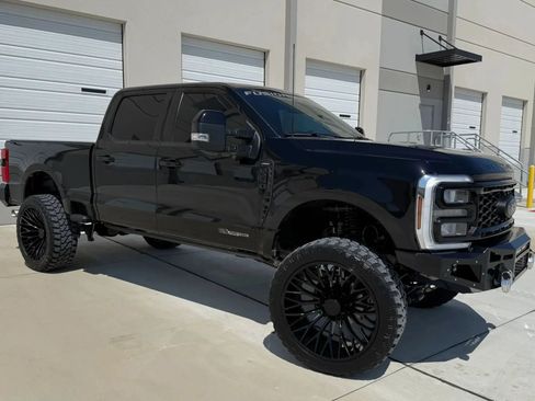 Used 2025 Ford F250 Lariat w/ Lariat Ultimate Package AWD/4WD image 3