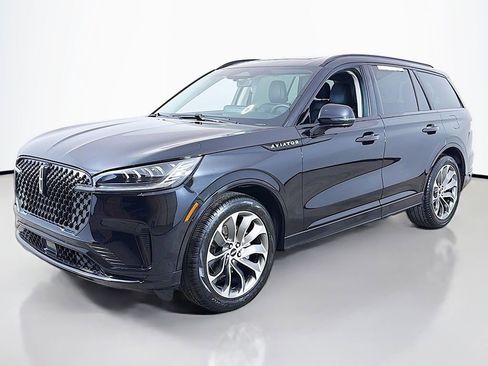 Used 2025 Lincoln Aviator AWD w/ Jet Appearance Package image 10