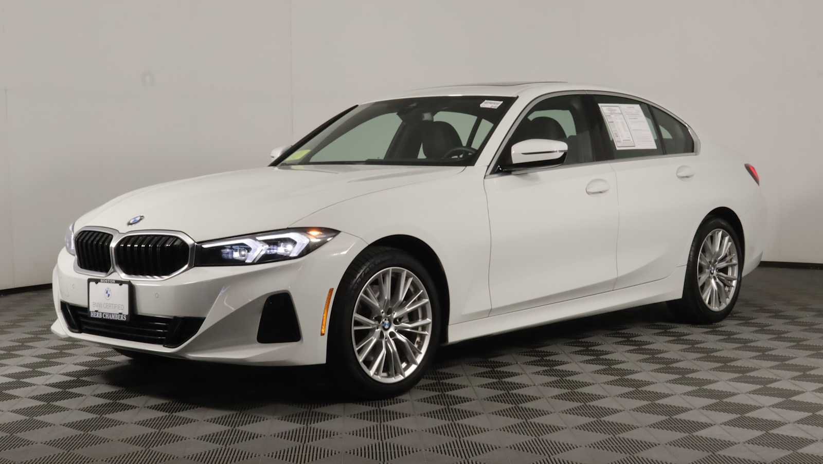 Used 2024 BMW 330i xDrive Sedan w/ Premium Package AWD/4WD image 3