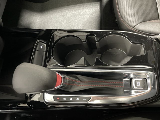 Used 2024 Chevrolet Trax RS w/ Sunroof Package FWD image 20