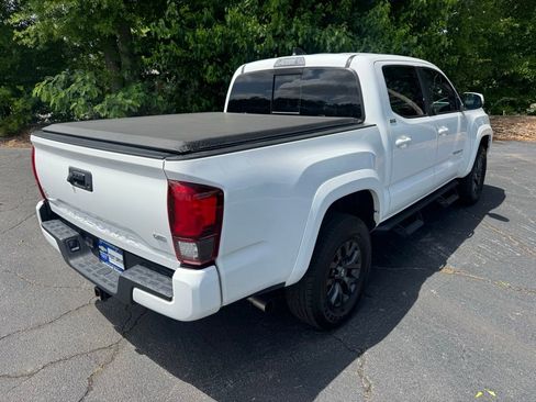 Used 2022 Toyota Tacoma SR5 w/ Technology Package RWD image 8