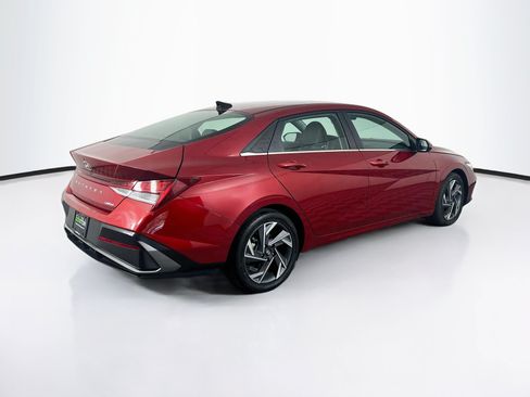 Used 2025 Hyundai Elantra Limited FWD image 9