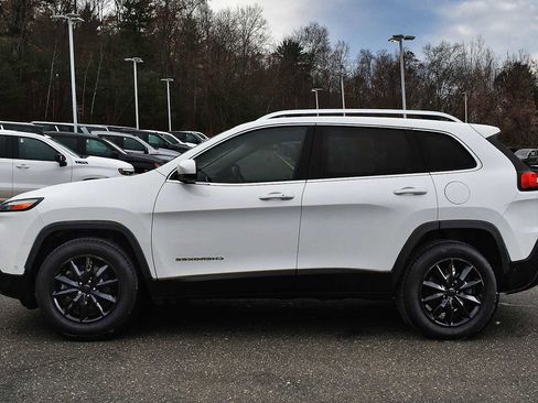 Used 2016 Jeep Cherokee Limited w/ Luxury Group image 4