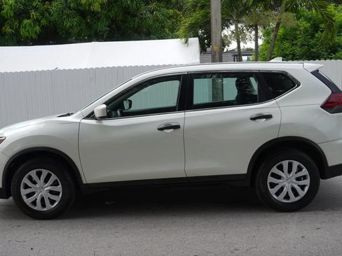 Used 2019 Nissan Rogue S FWD image 3