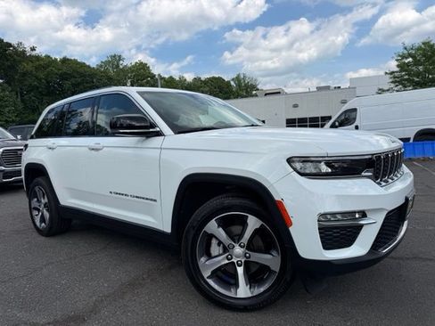 Used 2023 Jeep Grand Cherokee Limited w/ Trailer Tow Prep Group (B) AWD/4WD image 1