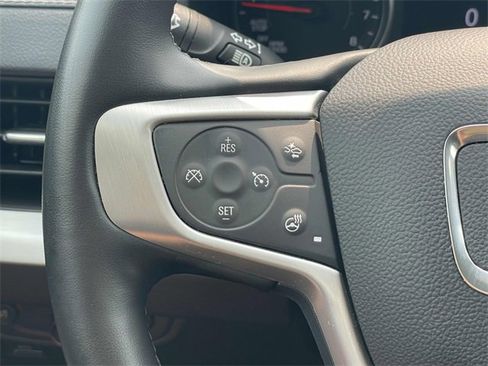 Used 2024 GMC Terrain SLT image 17