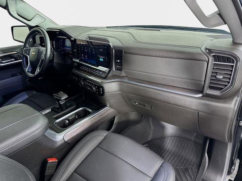 Certified 2025 Chevrolet Silverado 1500 LTZ w/ LTZ Premium Package image 30