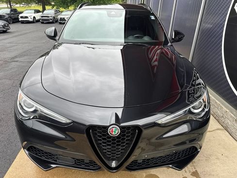Used 2023 Alfa Romeo Stelvio Veloce AWD/4WD image 9