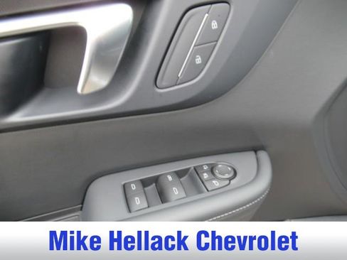 Used 2025 Buick Enclave Preferred FWD image 7