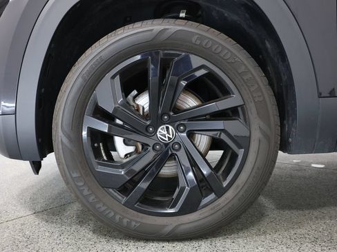 Used 2023 Volkswagen Atlas SE w/ Black Wheel Package AWD/4WD image 5