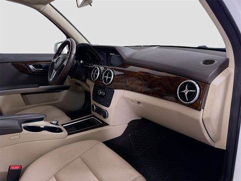 Used 2015 Mercedes-Benz GLK 350 4MATIC image 28