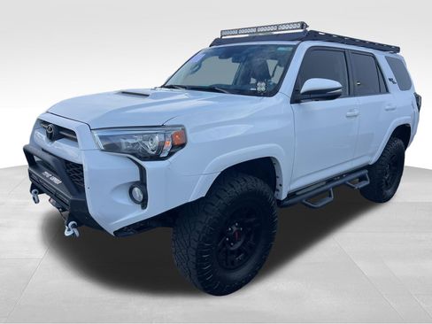 Used 2020 Toyota 4Runner TRD Off-Road Premium w/ Moonroof Package AWD/4WD image 9