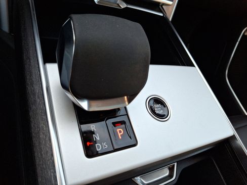 New 2025 Land Rover Range Rover SE image 13