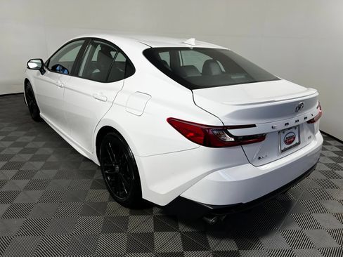 Used 2025 Toyota Camry Hybrid FWD image 7