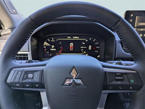 New 2025 Mitsubishi Outlander SEL image 32