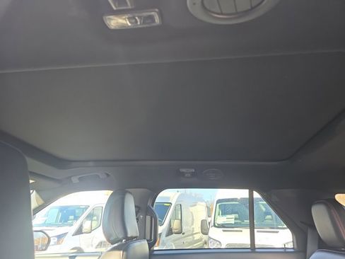 Certified 2022 Ford Explorer ST-Line w/ Class IV Trailer Tow Package image 27