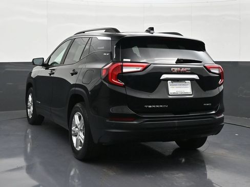 Certified 2023 GMC Terrain SLE w/ Driver Convenience Package AWD/4WD image 3