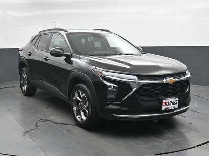 Used 2025 Chevrolet Trax LT