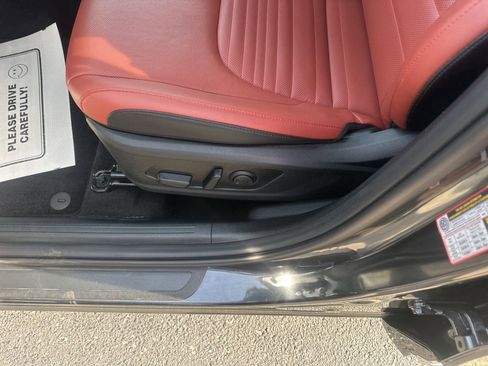 Used 2025 Kia Sportage SX image 24