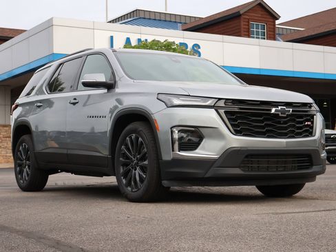 Used 2023 Chevrolet Traverse RS w/ LPO, Floor Liner Package AWD/4WD image 1