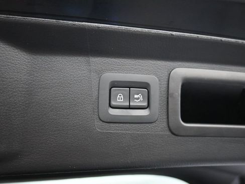 Used 2025 MAZDA CX-50 AWD 2.5 S w/ Premium Package image 23