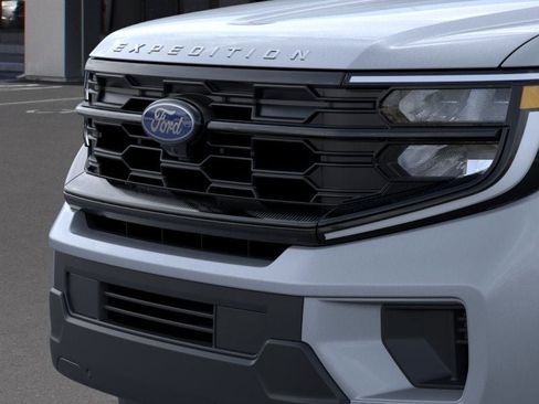 New 2026 Ford Expedition Active image 17
