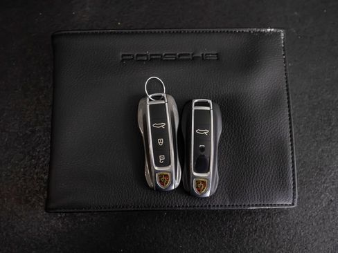 Used 2021 Porsche 911 Carrera image 40