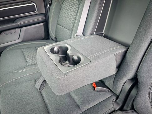 New 2026 RAM 1500 4x4 Crew Cab image 38