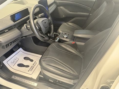 Used 2023 Ford Mustang Mach-E Premium image 5