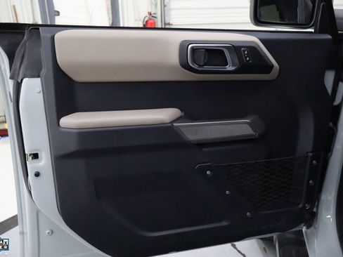 Used 2023 Ford Bronco Wildtrak image 13