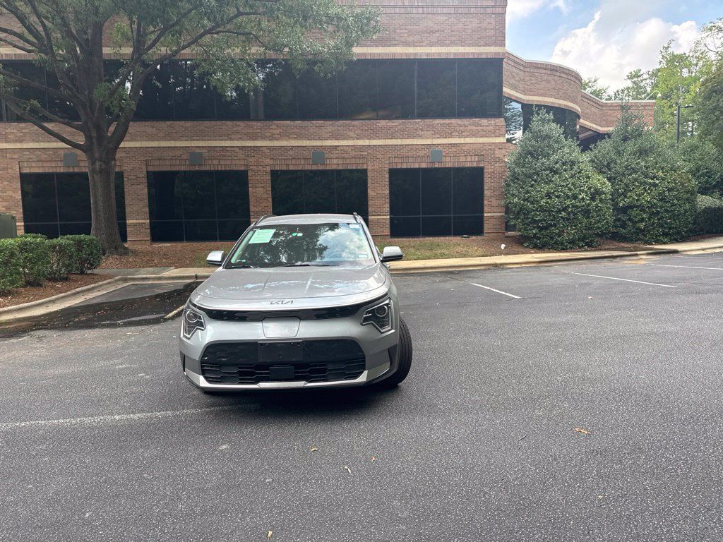 Used 2024 Kia Niro Wind FWD image 2