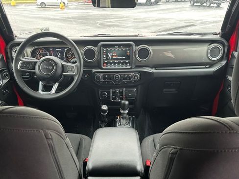 Used 2023 Jeep Wrangler Unlimited Sahara AWD/4WD image 16