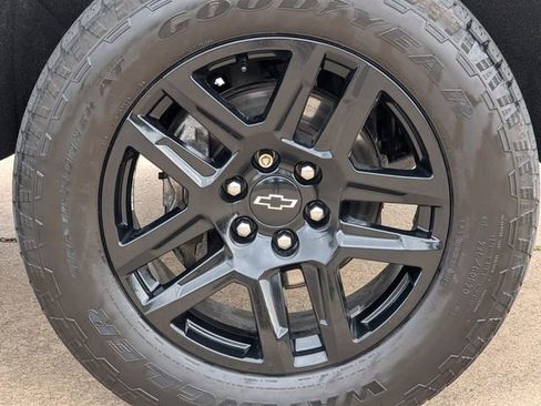 Used 2021 Chevrolet Silverado 1500 LT Trail Boss w/ Bed Protection Package AWD/4WD image 11