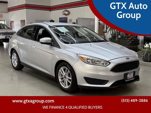 Used 2017 Ford Focus SE FWD image 1