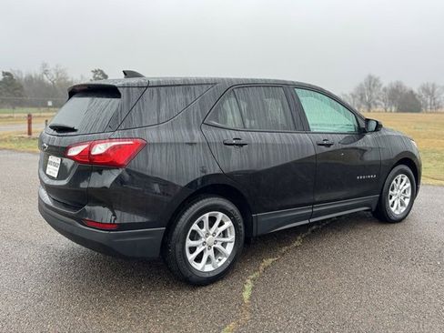 Used 2019 Chevrolet Equinox LS w/ LS Convenience Package image 6