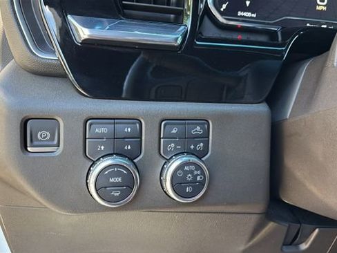 Used 2024 GMC Sierra 1500 SLT image 21