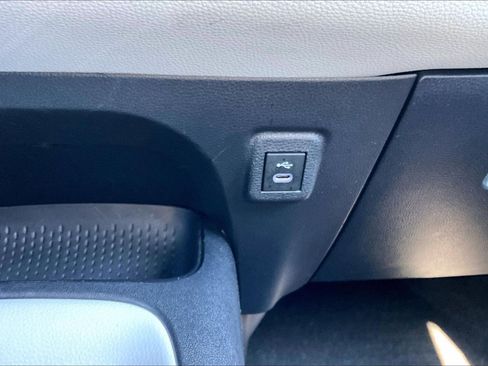 Used 2024 Toyota Corolla SE image 16