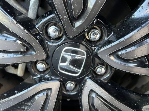 Used 2017 Honda Civic EX-L image 32